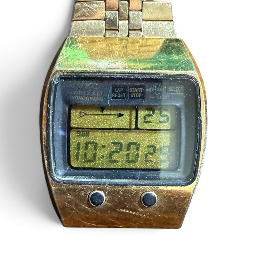 Vintage Seiko A904-5199 Gold Men's Chronograph Digital Watch 1980s Retro